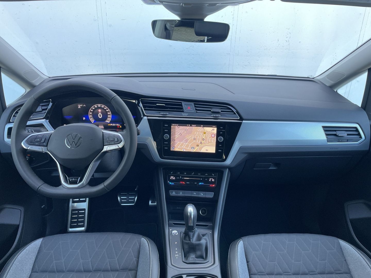 Touran R-Line 1.5TSI DSG AHK/Navi/LED/Kamera/ACC