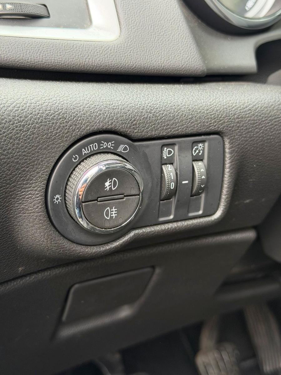 Opel Astra 2015 — photo 13