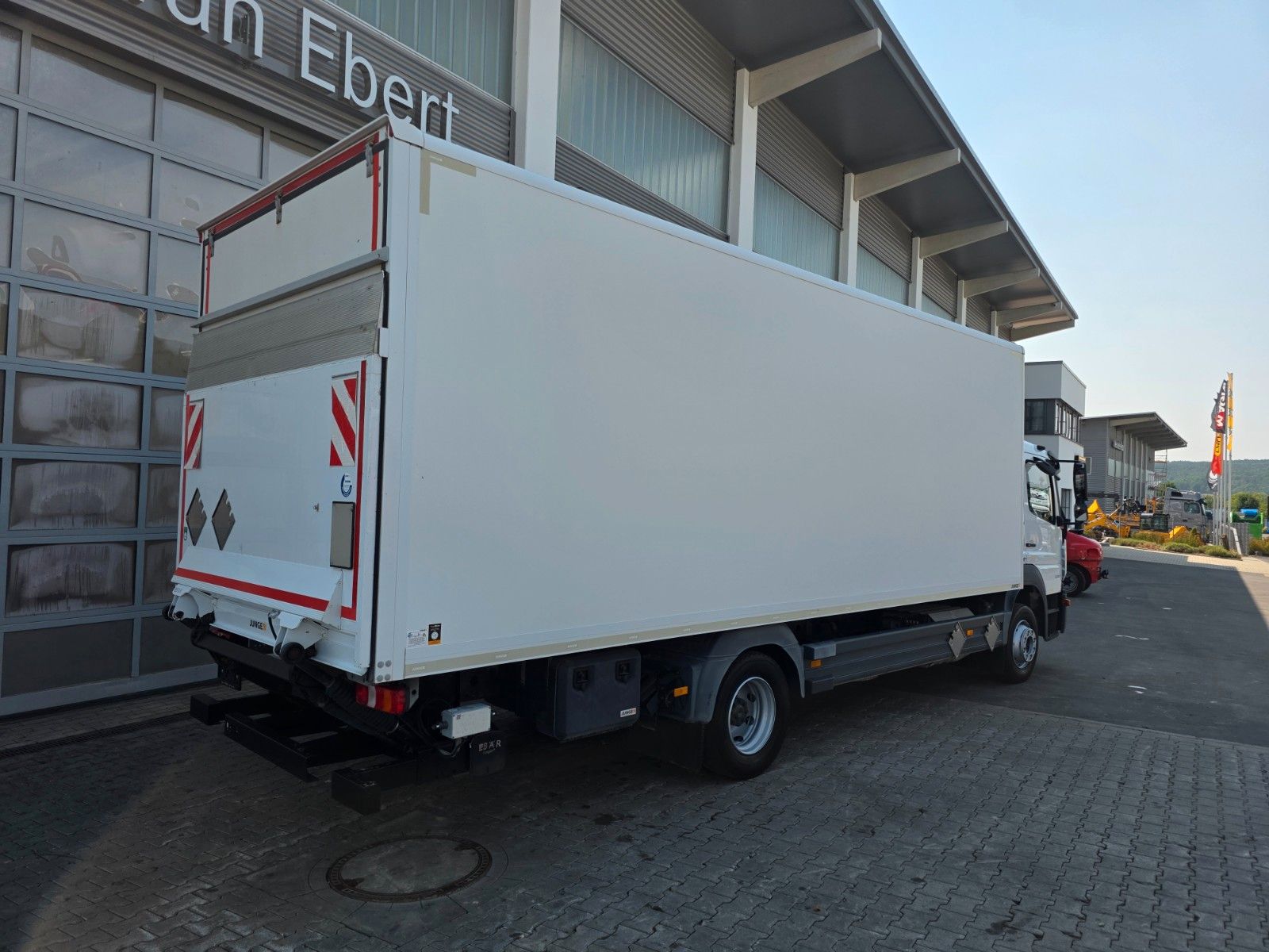 Fahrzeugabbildung Mercedes-Benz Atego 1224 LBW Bär 1.500kg Klima 3 Sitze