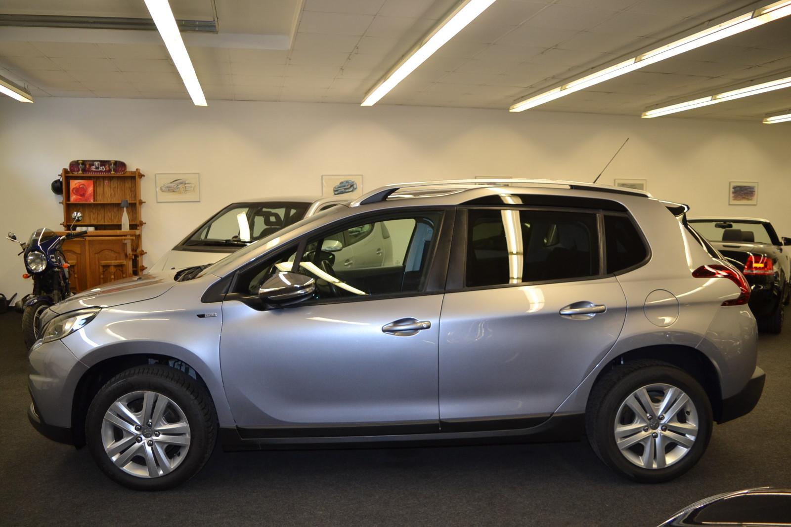 Peugeot 2008 STYLE (Modell 2018 - Panoramadach) ZR neu!