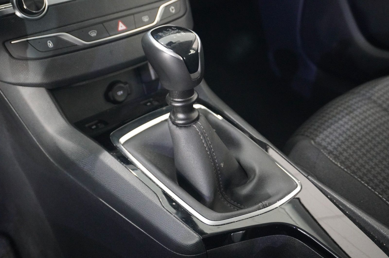 Fahrzeugabbildung Peugeot 308 SW 1.5D ACTIVE NAVI/LED/SHZ/TEMP./PDC/KLIMA