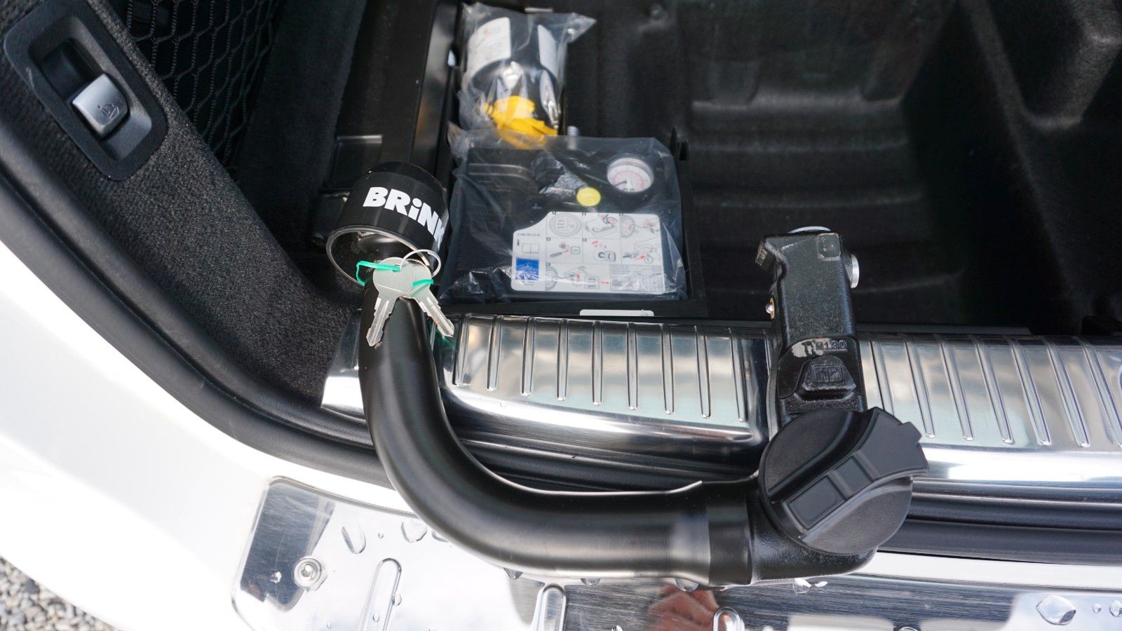 Fahrzeugabbildung Mercedes-Benz C 220d T Navi,LED,Pano,Kamera,SH,PDC, SR+WR, AHK