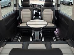 Fahrzeugabbildung Volkswagen T6.1 Multivan 2.0 TDI Highline VIRTUAL ACC LED