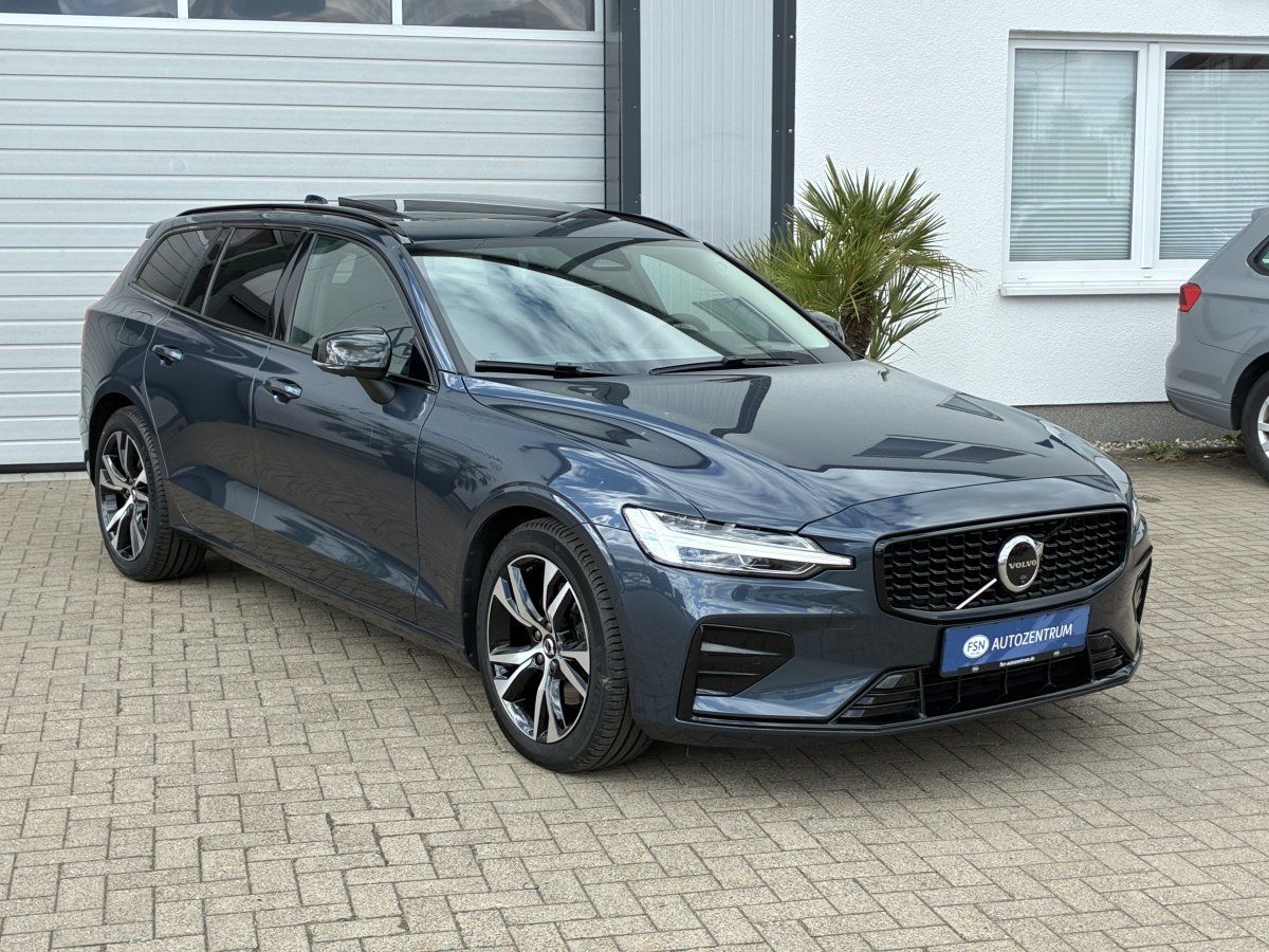 Volvo V60 B4 Plus Dark PANO HUD MEMORY foto 3