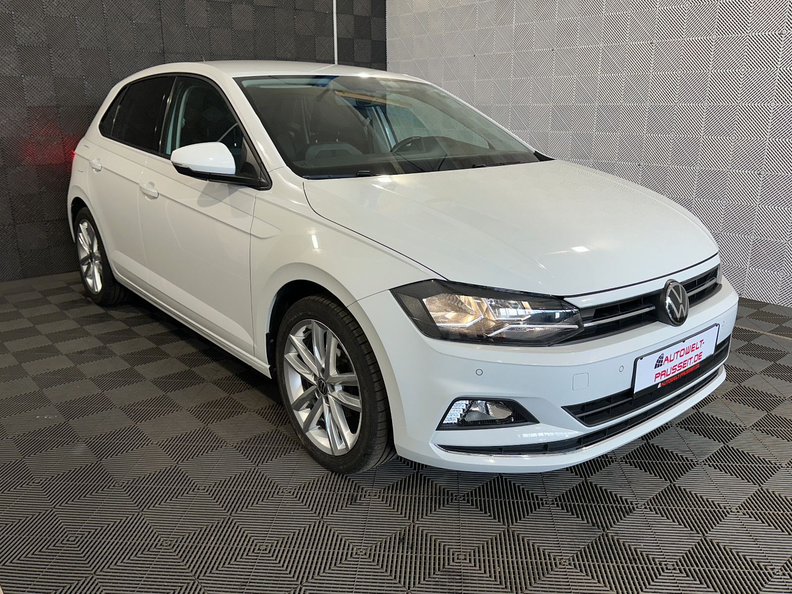Gebrauchtwagen Volkswagen Polo Polo VI 1.0 TSI*HIGHLINE*R.KAM-SHZ-NAV-PDC-APPLE in Horb am Neckar