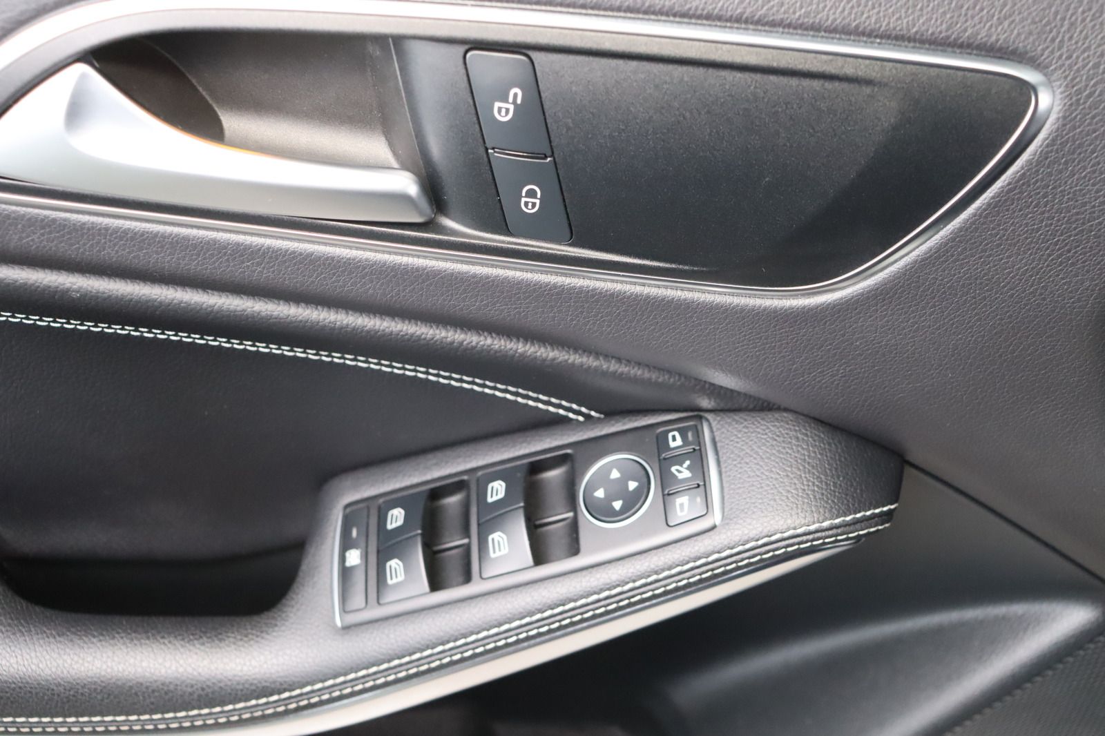Fahrzeugabbildung Mercedes-Benz A 200 d * LED * Navi * SHZ *