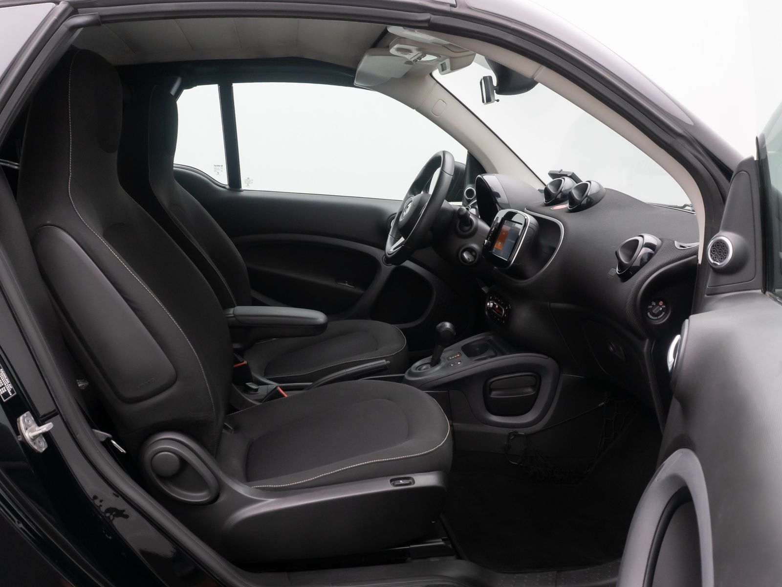Fahrzeugabbildung Smart ForTwo Cabrio Tempomat Navi JBL Sitzhzng KlimaAT