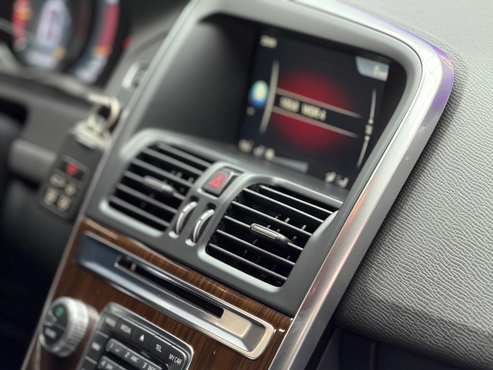 Volvo XC 60 Summum 2WD/Bi-Xenon/Volleder/CAM/BT