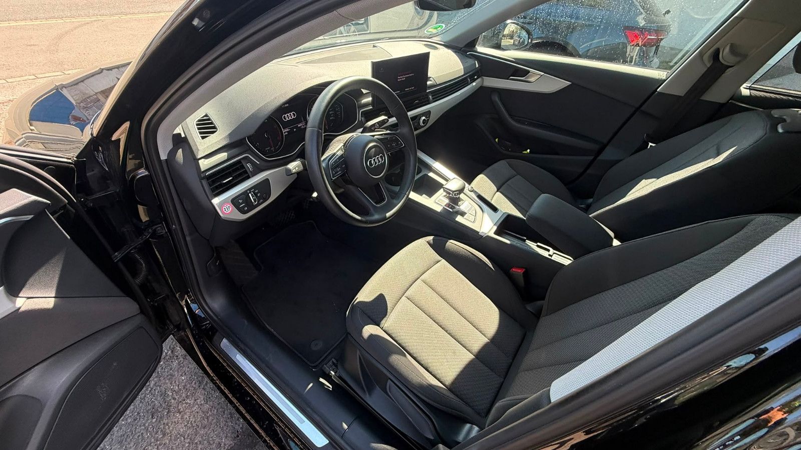 Fahrzeugabbildung Audi A4 Avant 35 TDI basis