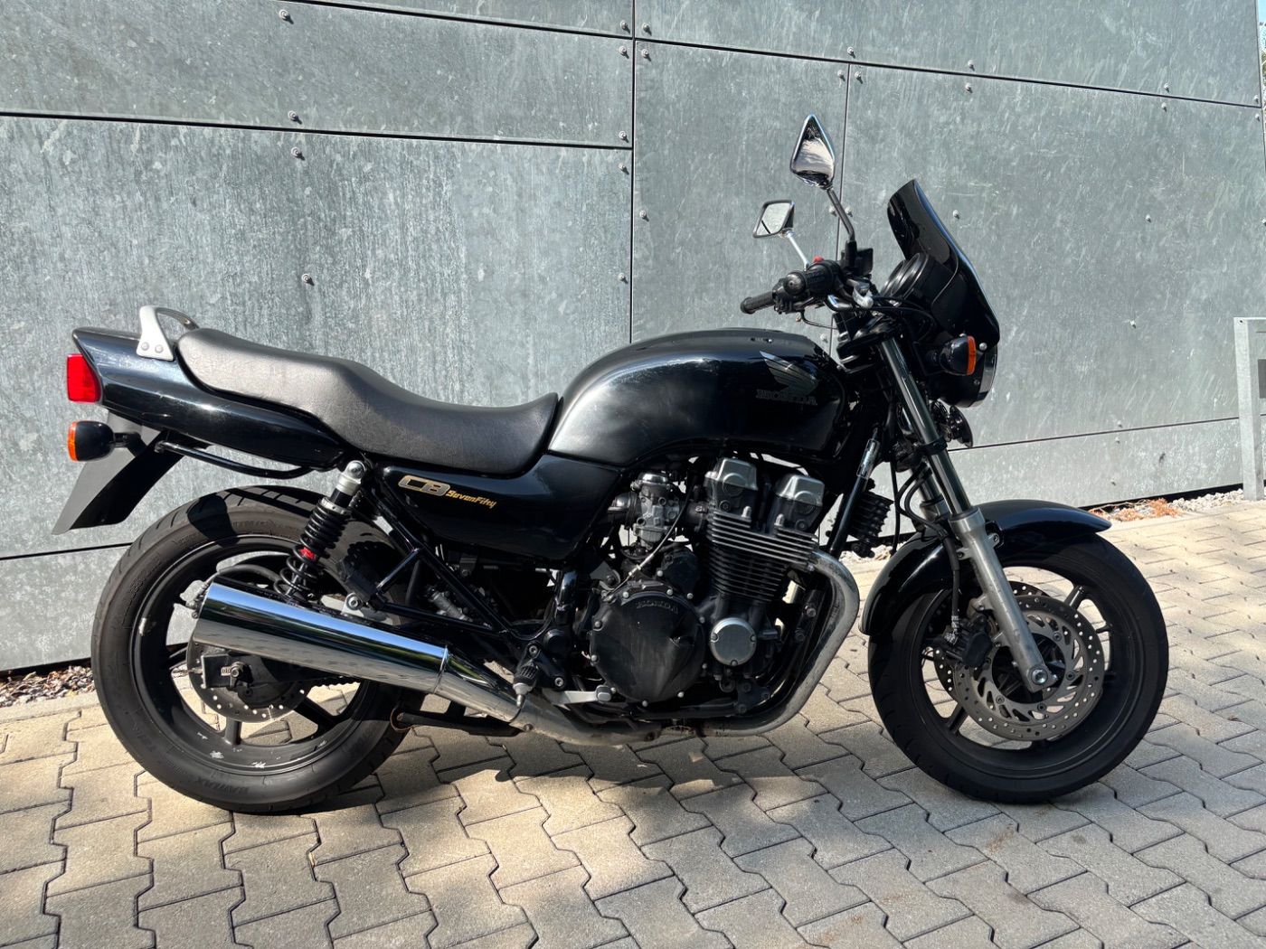 Fahrzeugabbildung Honda CB 750 Seven Fifty aus 1. Hand