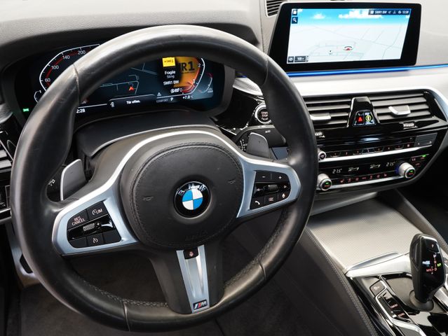 Fahrzeugabbildung BMW 530 d Lim. M Sportpaket LED/LIVE-COCKPIT/LM20"