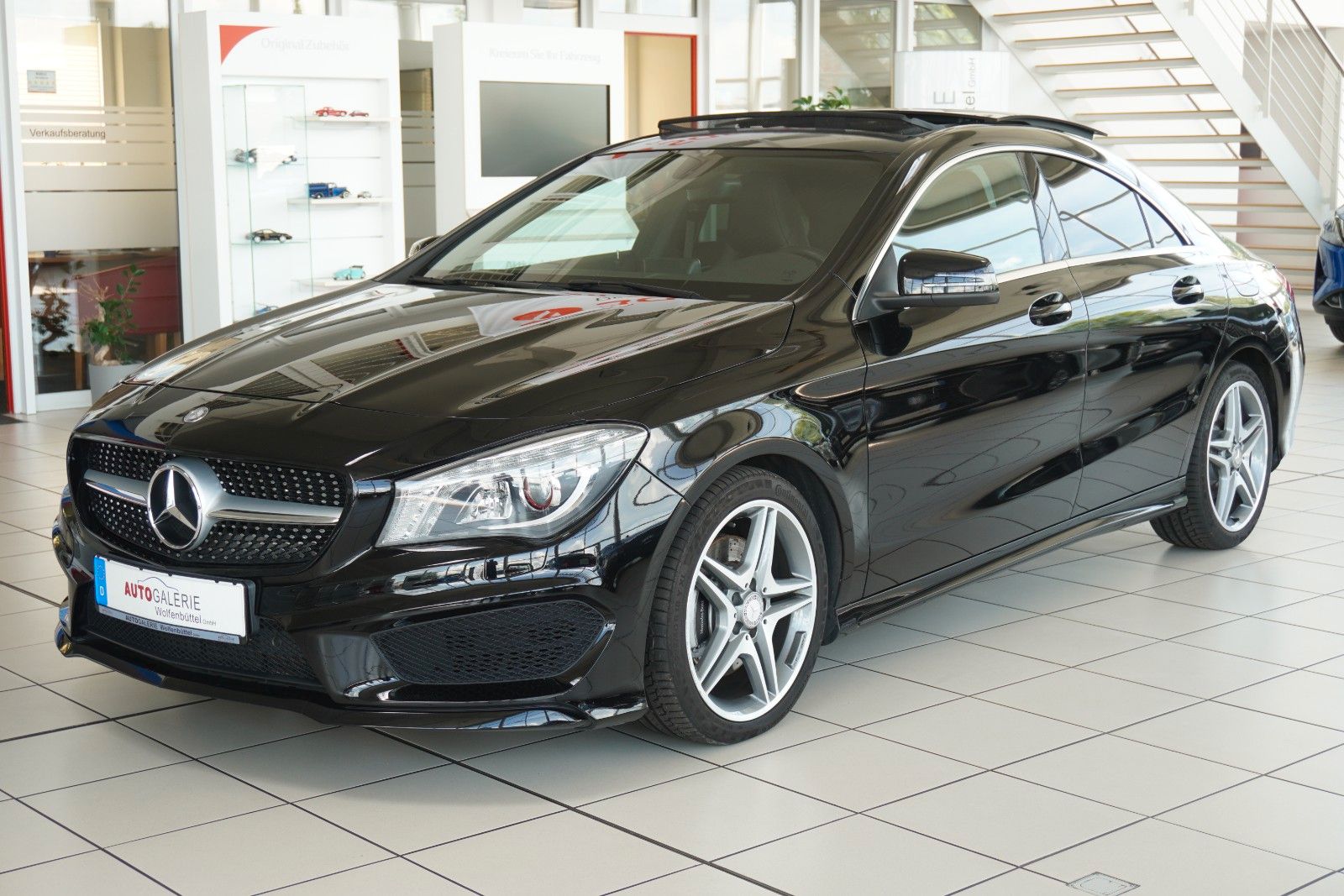 Mercedes-Benz CLA 220 CDI AMG Line  Pano Xenon Standhzg. foto 2
