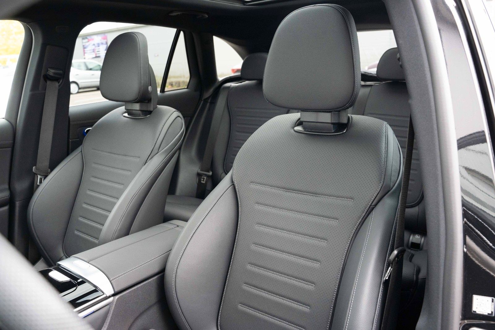 Fahrzeugabbildung Mercedes-Benz GLC 220D AMG 4M PREM PLUS BURM LUFT PANO HUD
