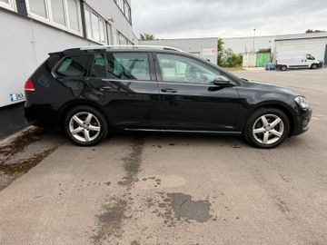 Volkswagen Golf - 8