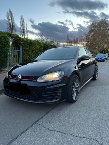 Volkswagen Golf 2.0 TSI DSG BMT GTI Performance GTI Per...