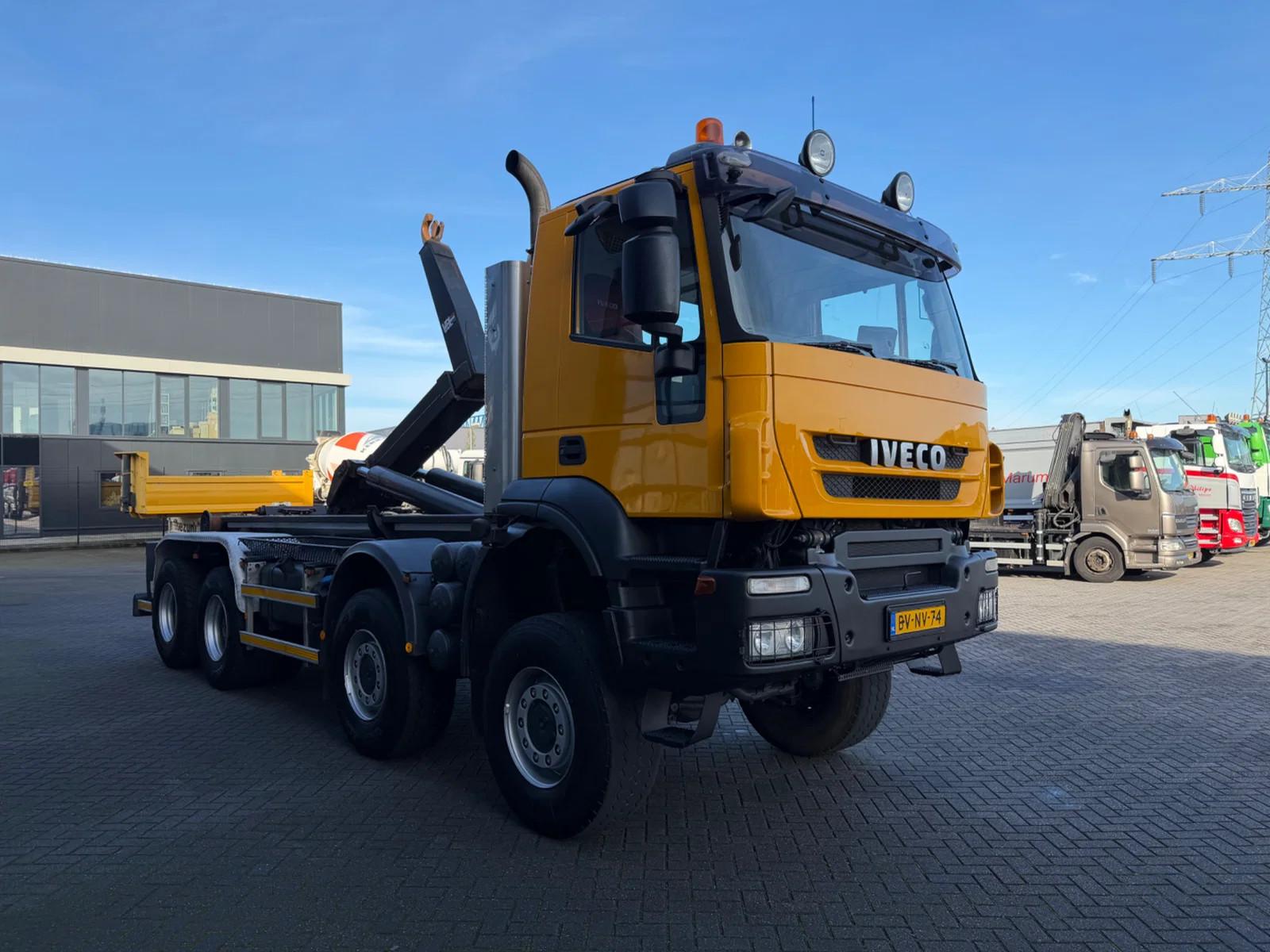 Iveco Trakker 410T45 8x8 Abroller Euro 5