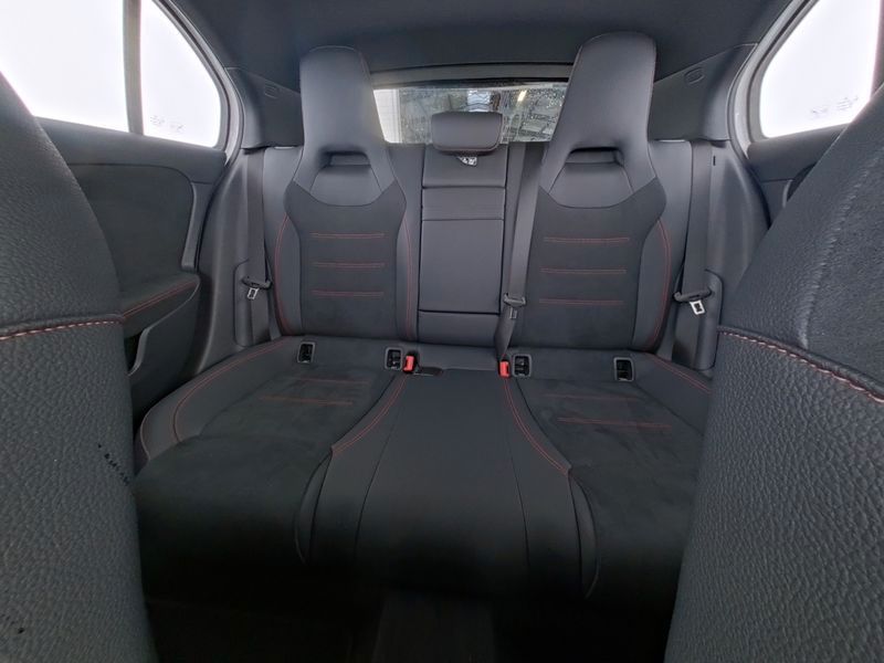 Fahrzeugabbildung Mercedes-Benz A 200 Edition AMG 360°+Distr+Ambi+Keyless+CarPla