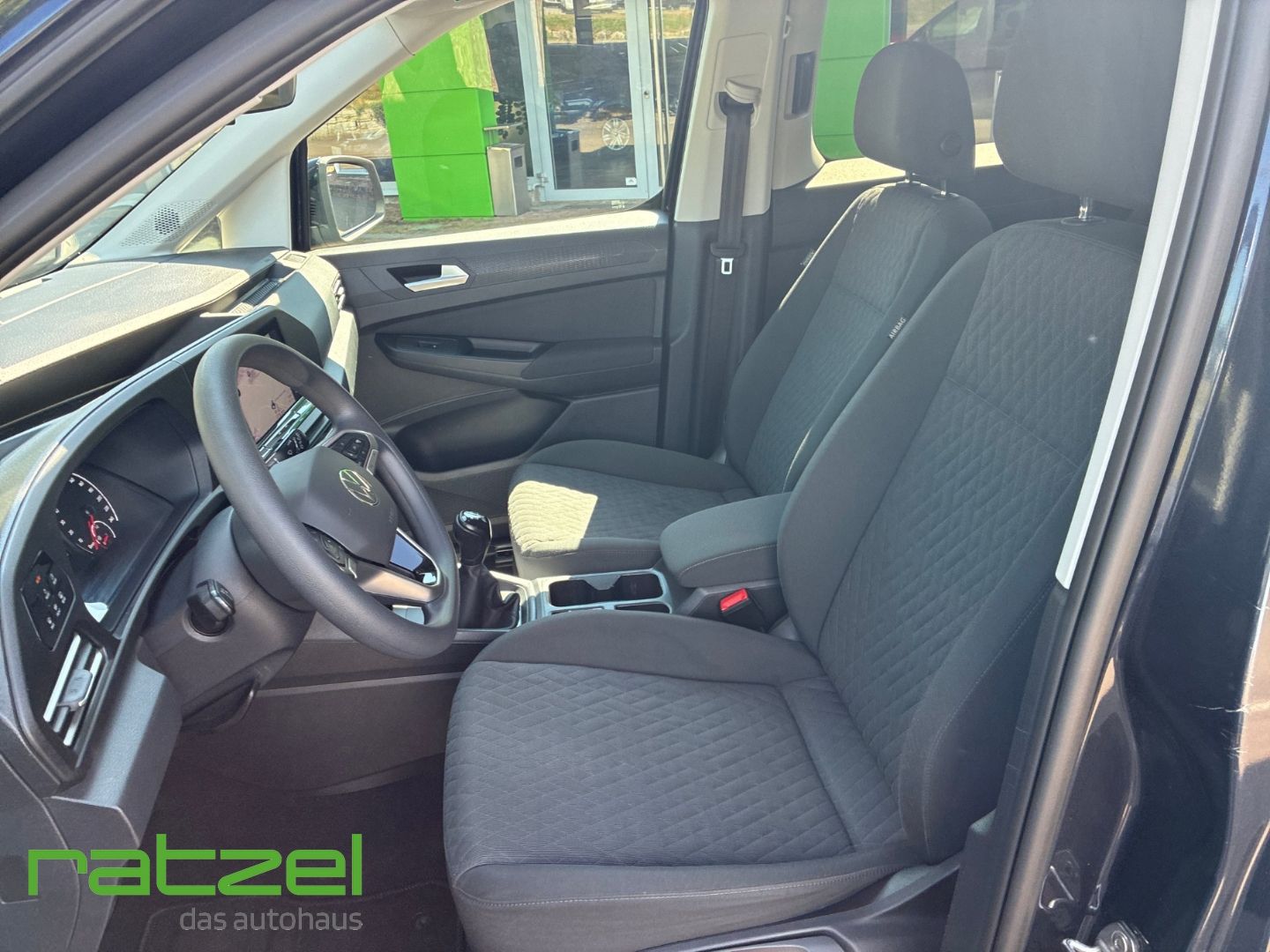 Fahrzeugabbildung Volkswagen Caddy Maxi Life 7-Sitzer 2.0 TDI +PDC+NAVI+Schie