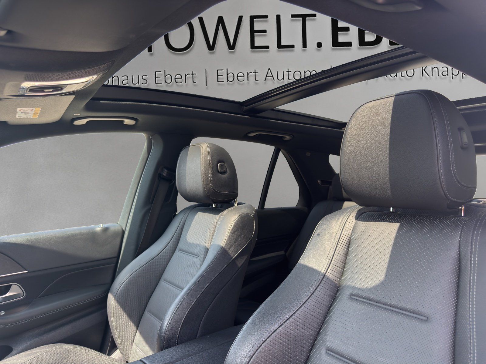 Fahrzeugabbildung Mercedes-Benz GLE400d AMG Pano AIRMATIC Standh AHK 7-Sitz Memo