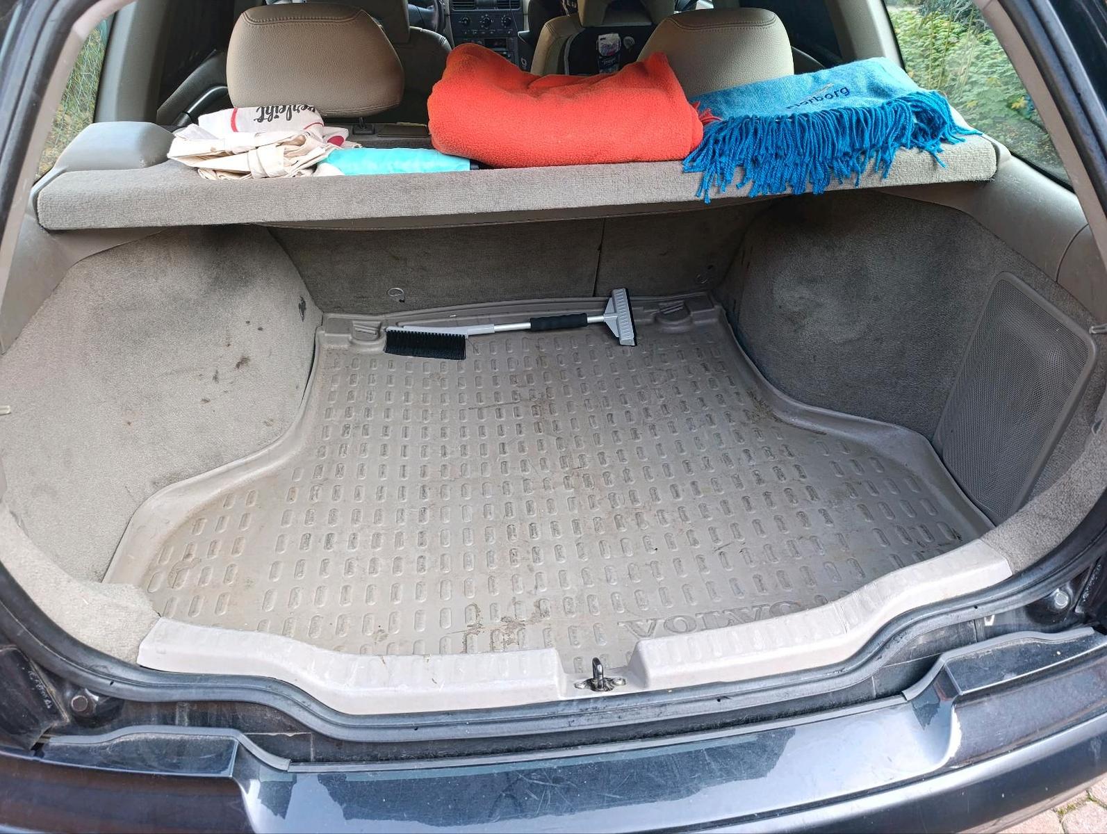 Volvo V40 2004 — photo 6