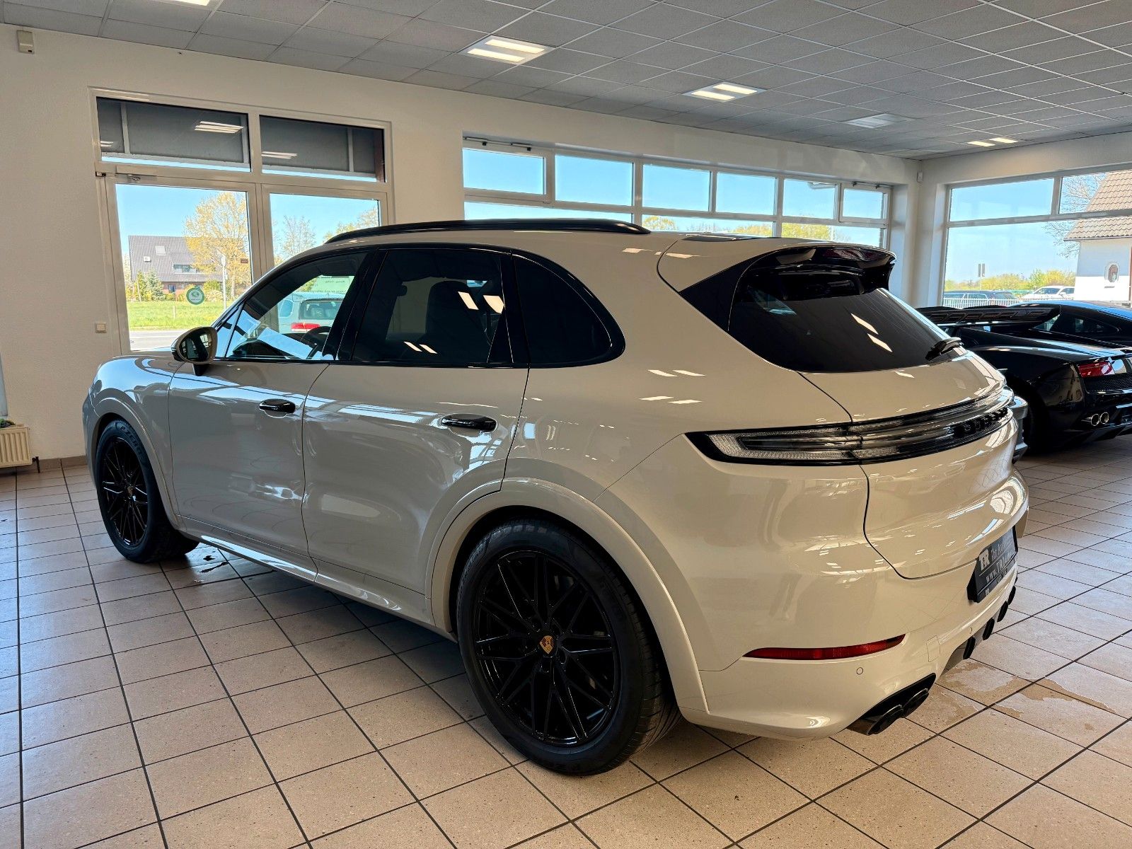 Fahrzeugabbildung Porsche Cayenne S SportDesign/AHK/Luftfederung/ACC
