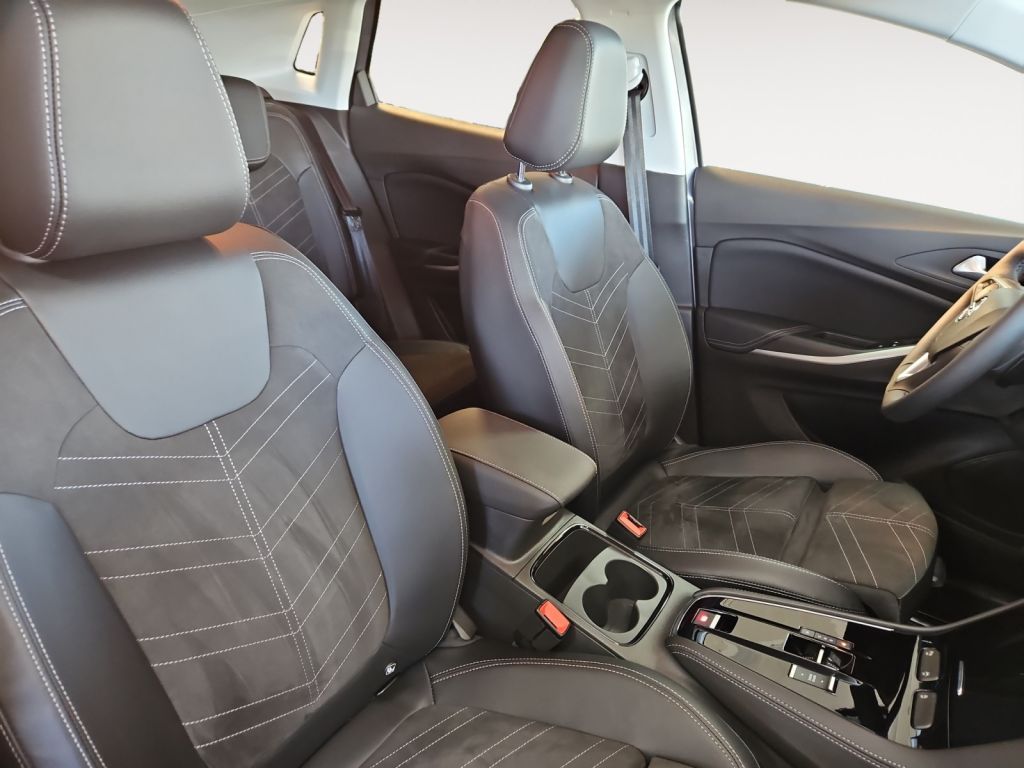 Fahrzeugabbildung Opel Grandland 1.2 DI GS Automatik , NAVI, RFK