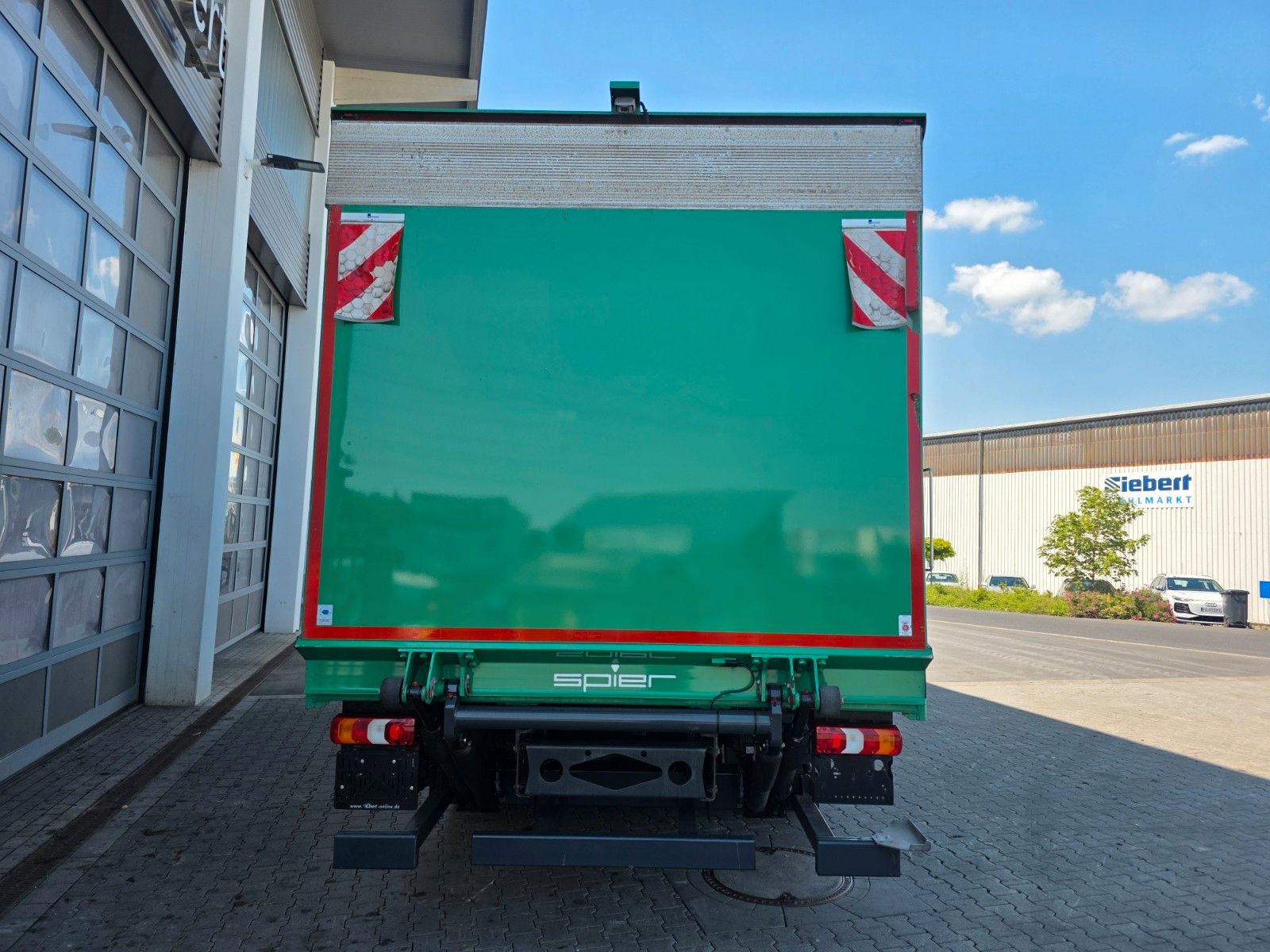 Fahrzeugabbildung Mercedes-Benz Atego 1524 L 4x2 LBW Palfinger 2.000kg Tür Klima