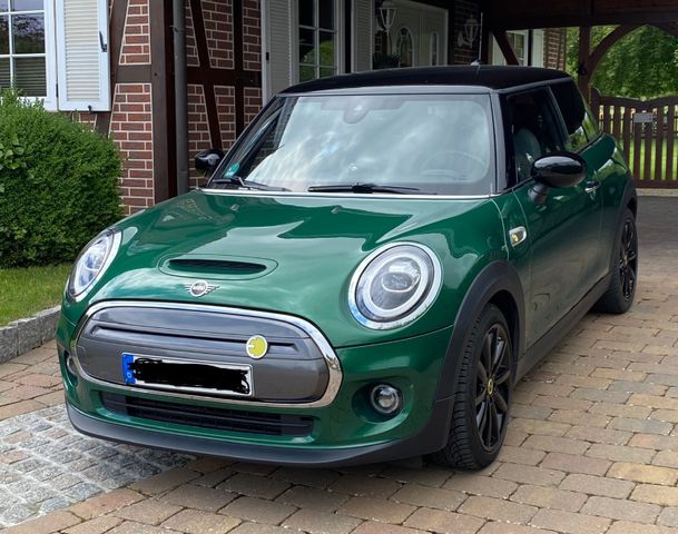MINI Cooper SE Trim M british racing green