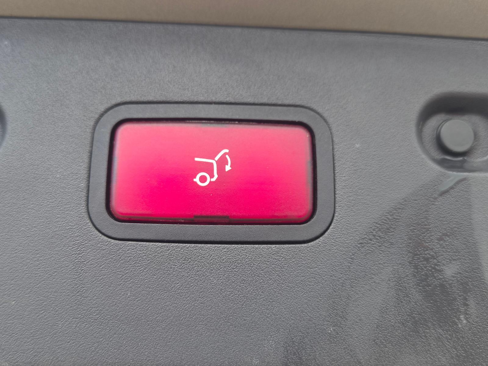 Mercedes-Benz E350 2005 — photo 27