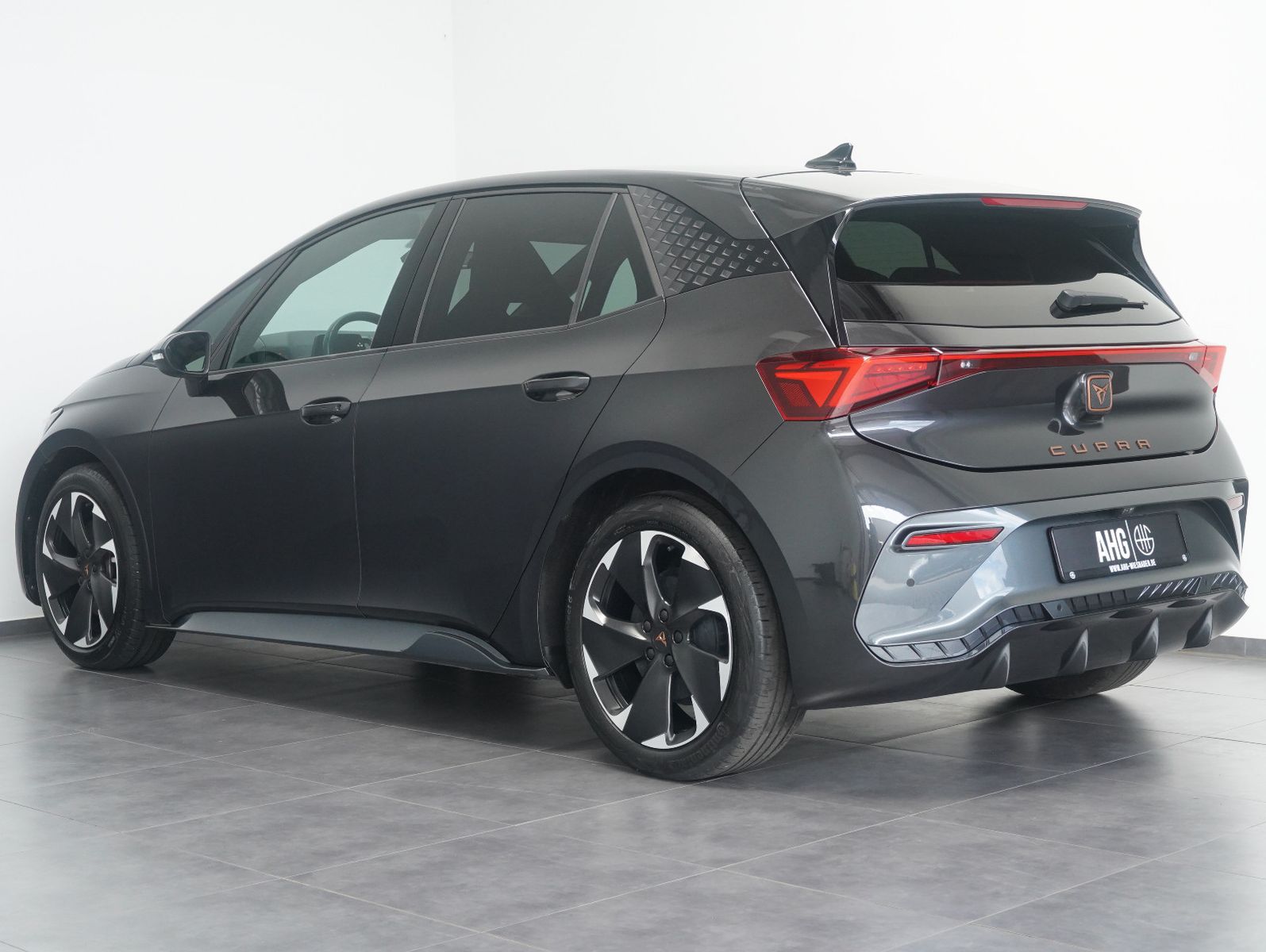 Fahrzeugabbildung CUPRA Born 170KW/82KWH/LED/NAVI/5-SITZER/19"
