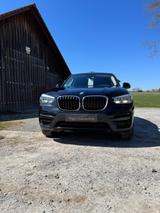 BMW X3 xDrive 20 d Advantage TEMPOM/SHZ/NAVI - BMW X3 Gebrauchtwagen in Stuttgart