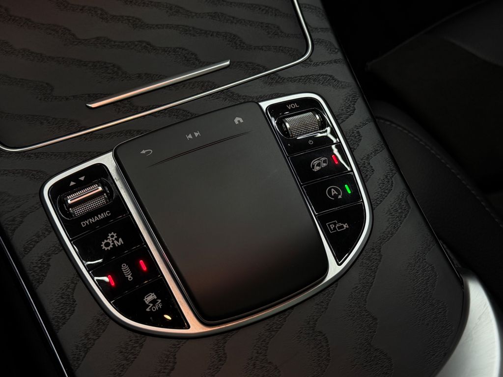 MERCEDES-BENZ GLC 63 S AMG 4Matic*CAM*PANO*NIGHT*AHK*ACC*BURM MERCEDES-BENZ GLC 63 S AMG 4Matic*CAM*PANO*NIGHT*AHK*ACC*BURM