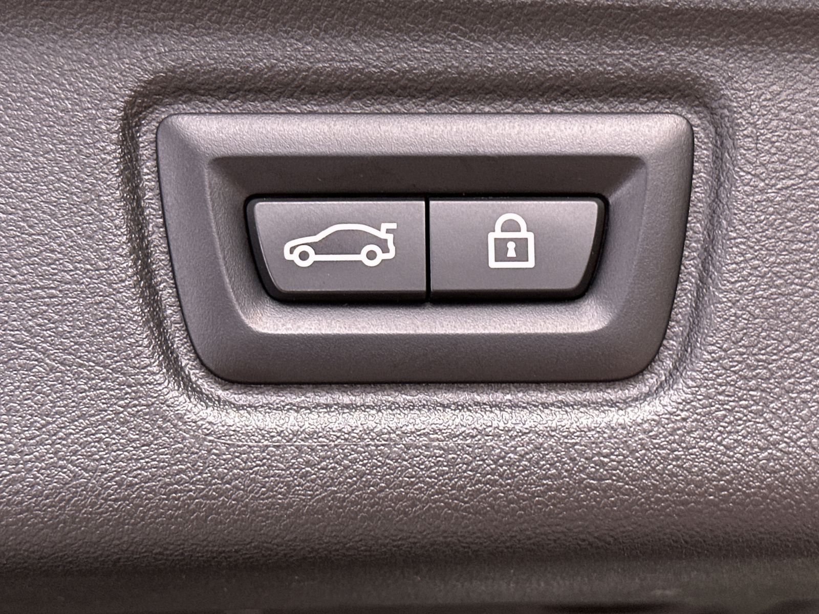 Fahrzeugabbildung BMW M340d Touring xDrive NAV+LASER+PANO+360°+HEAD-UP