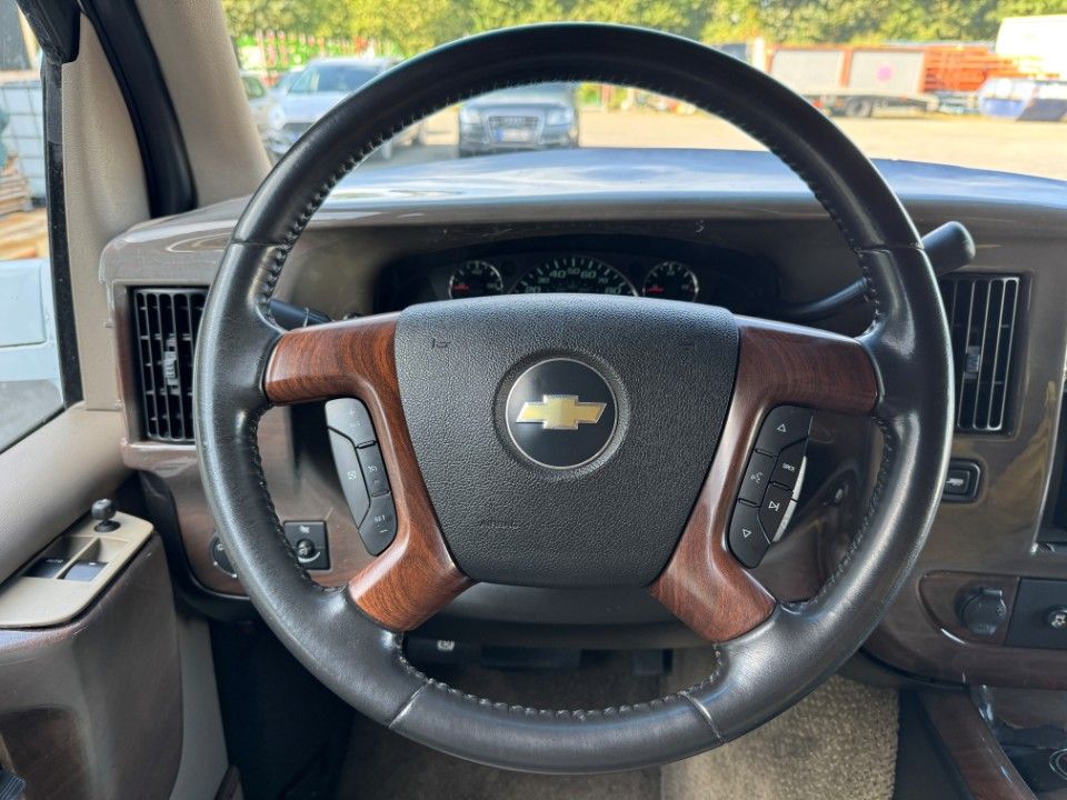 Fahrzeugabbildung Chevrolet Express Chevy Van Explorer Ltd. SE
