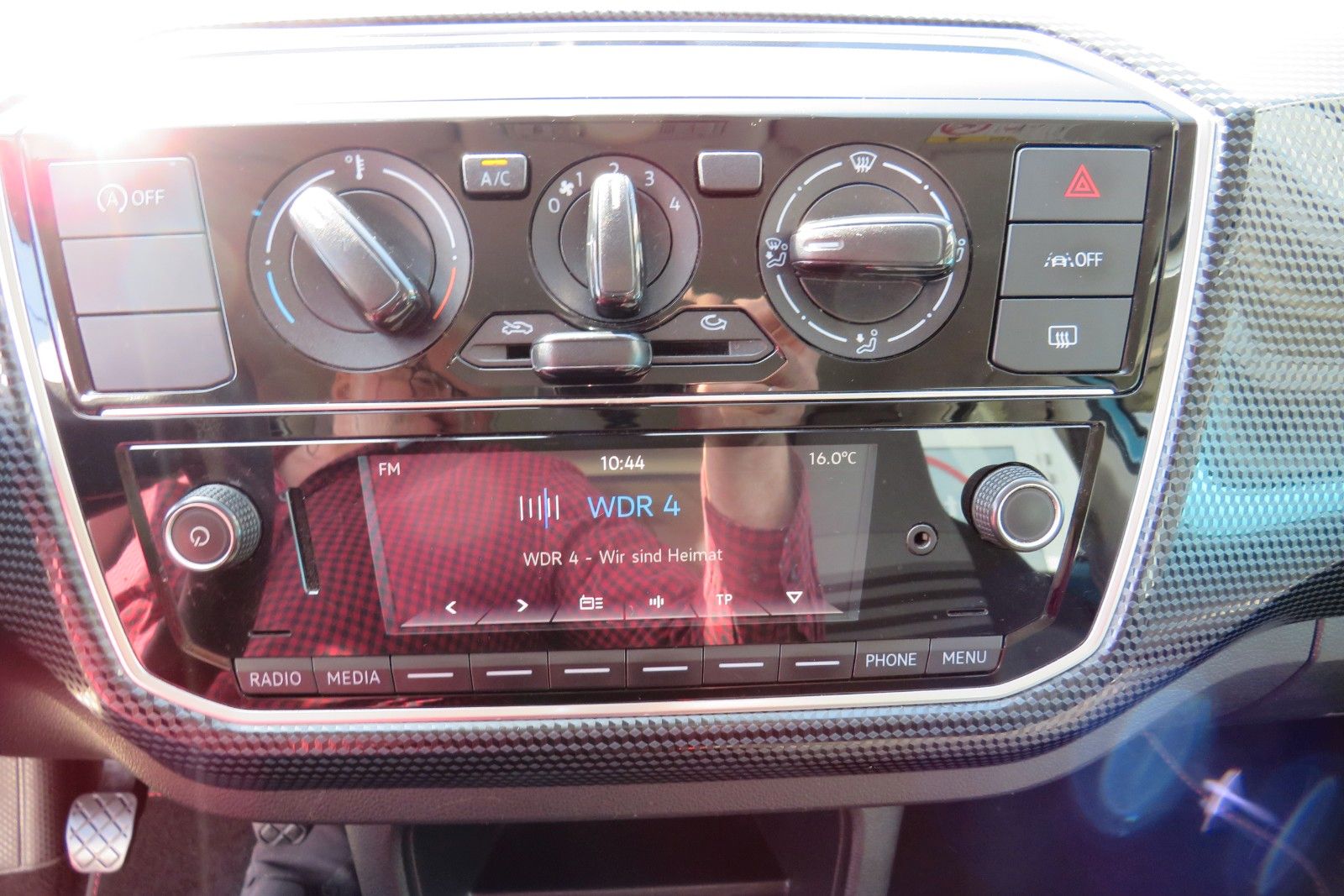 Fahrzeugabbildung Volkswagen up! 4T GJ KLIMA SPURHALTE DAB SCHECKHEFT