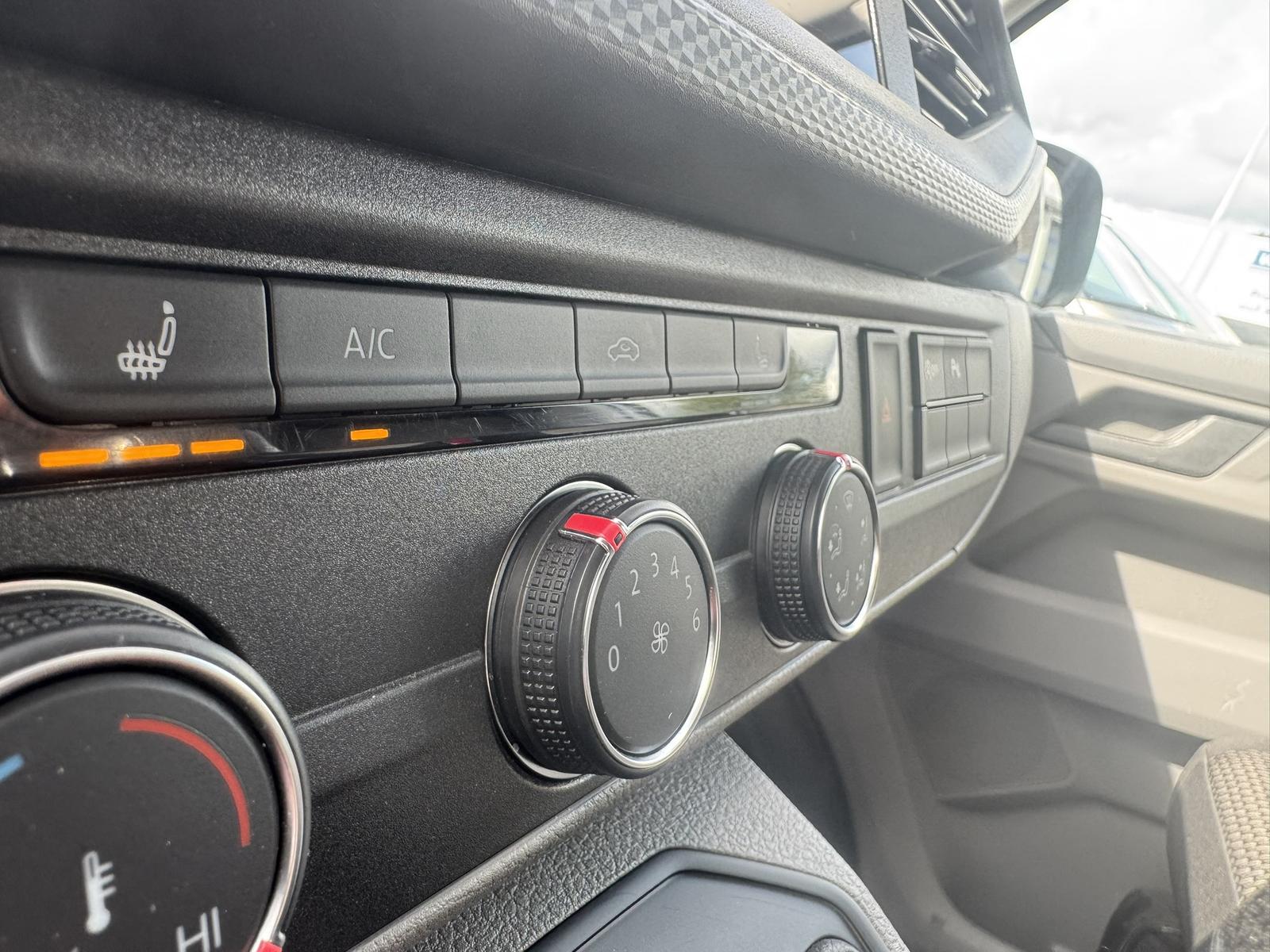 Volkswagen T6 Transporter 6.1 Kasten TDI DSG AHK*NAVI*MFL