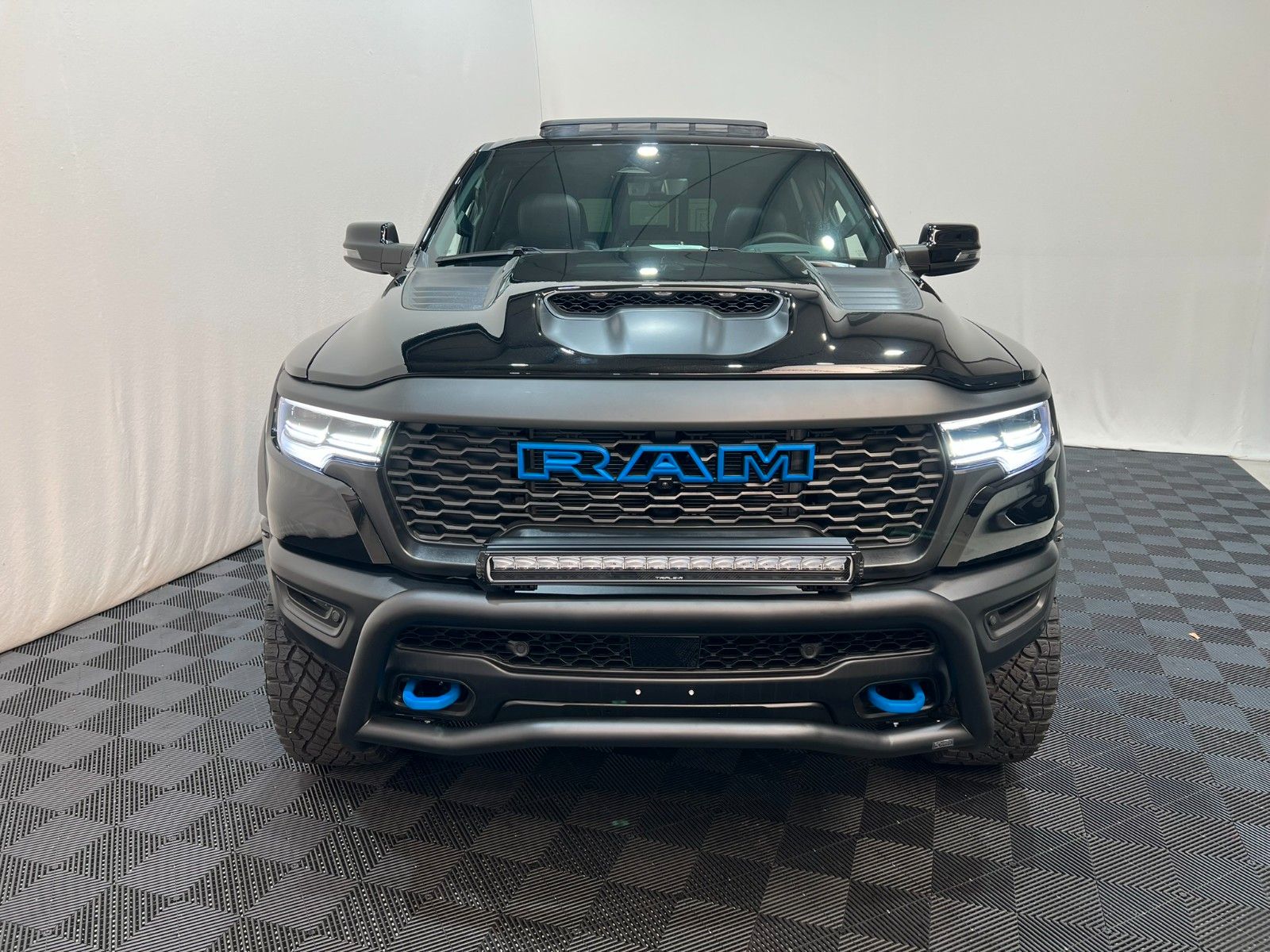 Fahrzeugabbildung Dodge RAM 1500 RHO H/O BLUE Edition