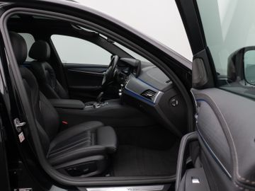 Fahrzeugabbildung BMW 530d Tour Luxury Line AHK Pano H/K Kamera DAB
