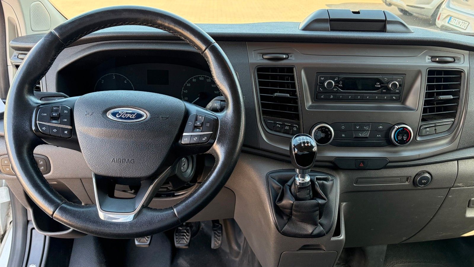 Fahrzeugabbildung Ford Transit Custom Kasten 280 L1 Trend Navi