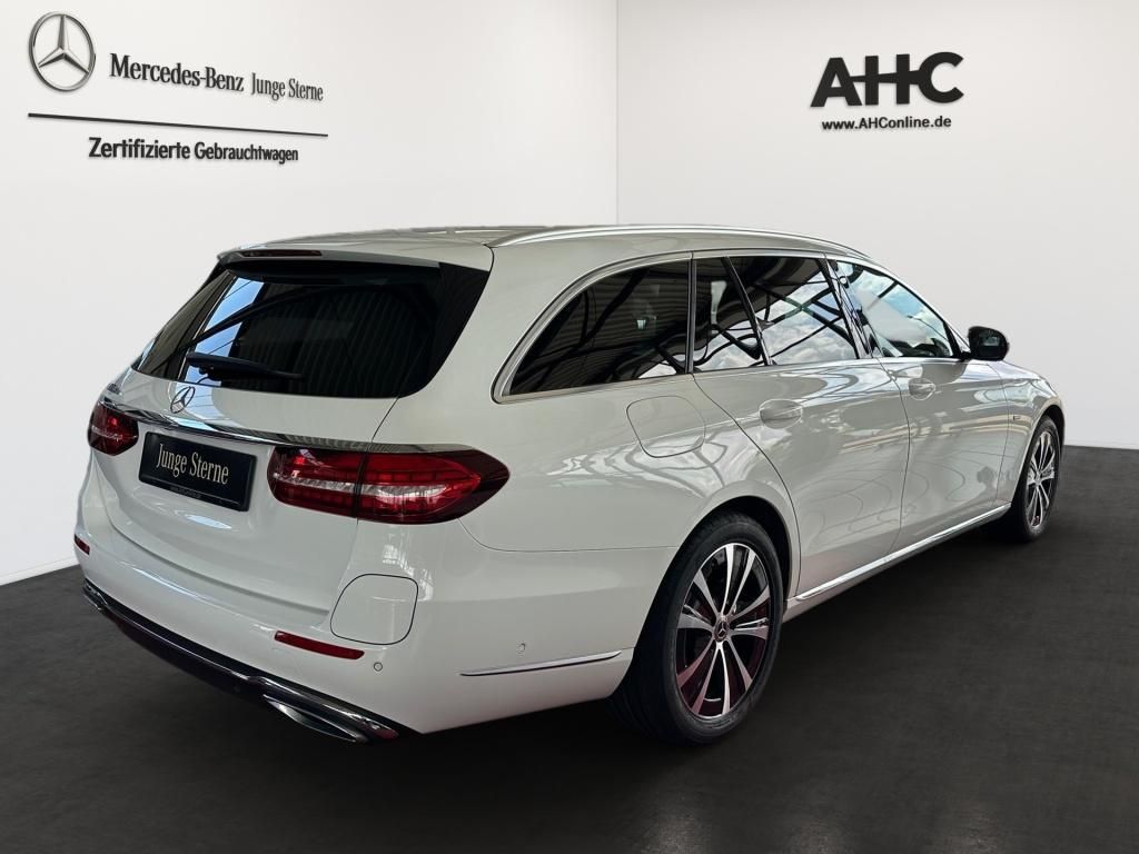 Fahrzeugabbildung Mercedes-Benz E 300 deT Luxury ACC LED SHZ Ambie. el.Heck KAM