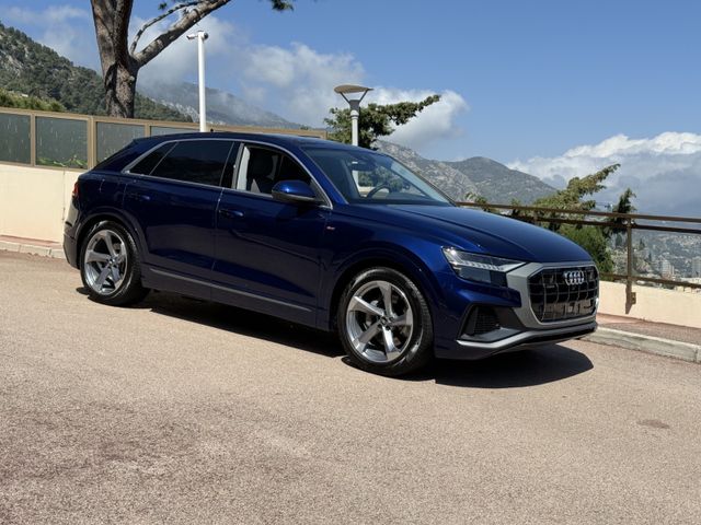 Audi Q8 55 TFSI quattro tiptronic