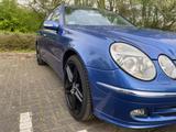 Mercedes-Benz E 280 T AVANTGARDE Avantgarde - blaue Mercedes-Benz E 280