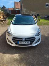 Hyundai i30 blue 1.6 CRDi 100kW Premium DCT Premium