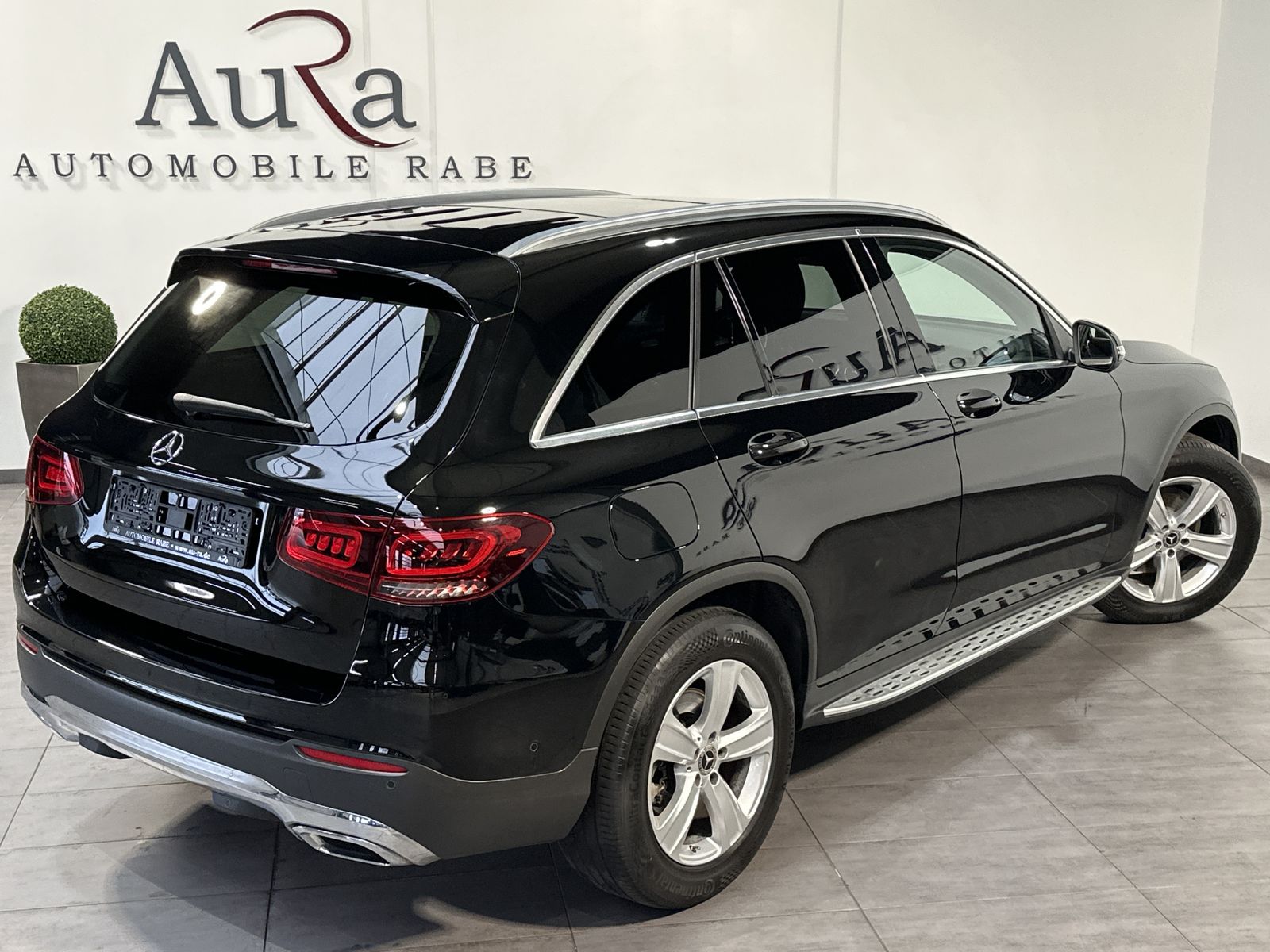 Fahrzeugabbildung Mercedes-Benz GLC 300d 4Matic NAV+LED+AHK+PANORAMA+CARPLAY+KAM