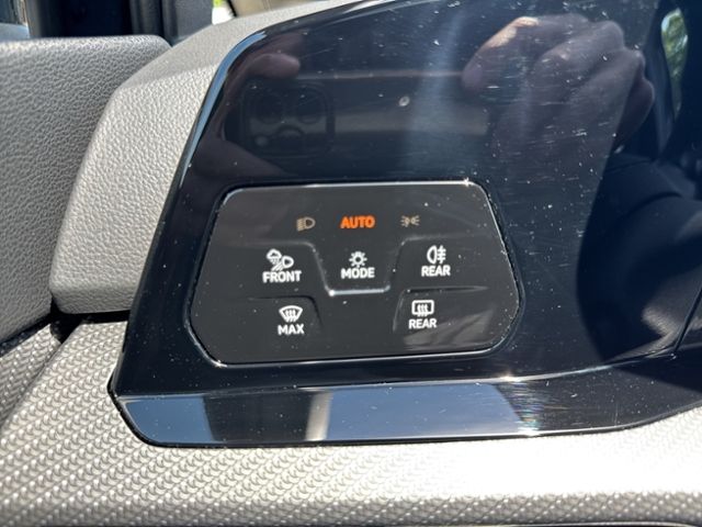 Golf VIII R-LINE 1.5 eTSI DSG PANO REAR VIEW MAT