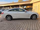 Mercedes-Benz E 220 Coupe CDI AMG LINE/NAVI/XENON/PDC/SHZ/MFL - Mercedes-Benz E 220 Gebrauchtwagen in Stuttgart