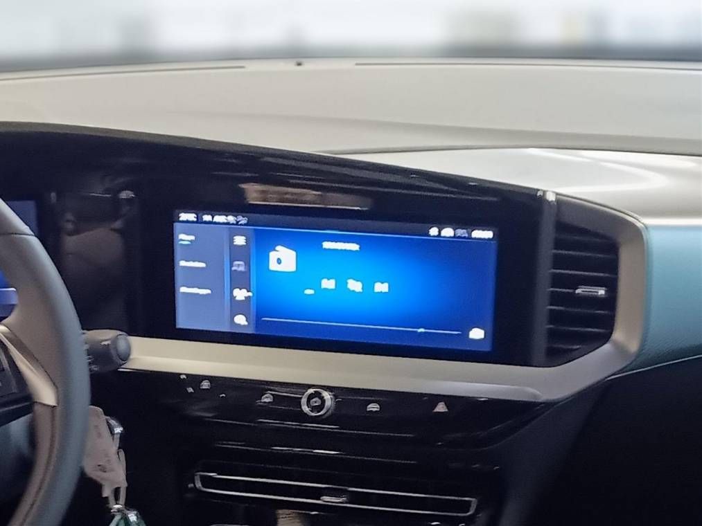 Fahrzeugabbildung Opel Mokka Edition MildHybrid 107 KW AT