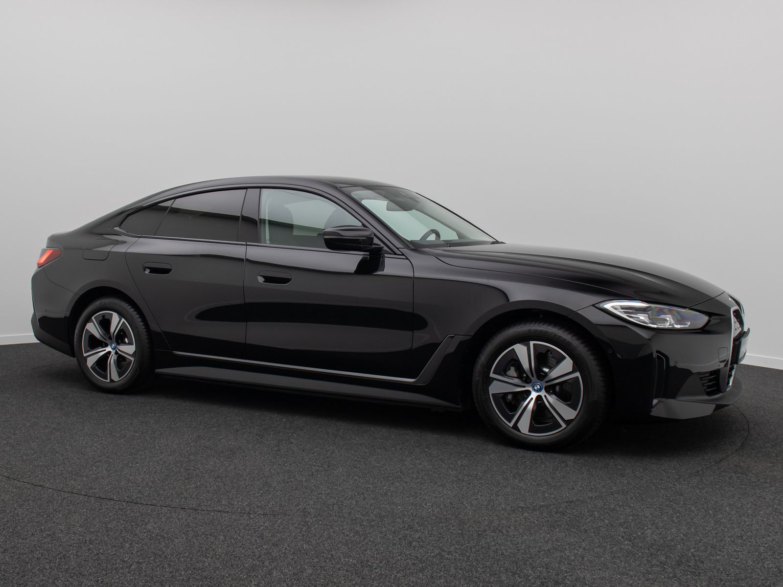 Fahrzeugabbildung BMW i4 eD40 Gran Coupe DAB Kamera Widscreen Sportstz