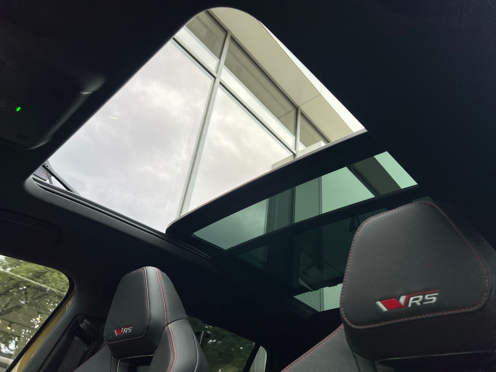 Fahrzeugabbildung SKODA Kodiaq RS 2.0 TSI DSG 4x4 *CANTON, Panorama, Sta