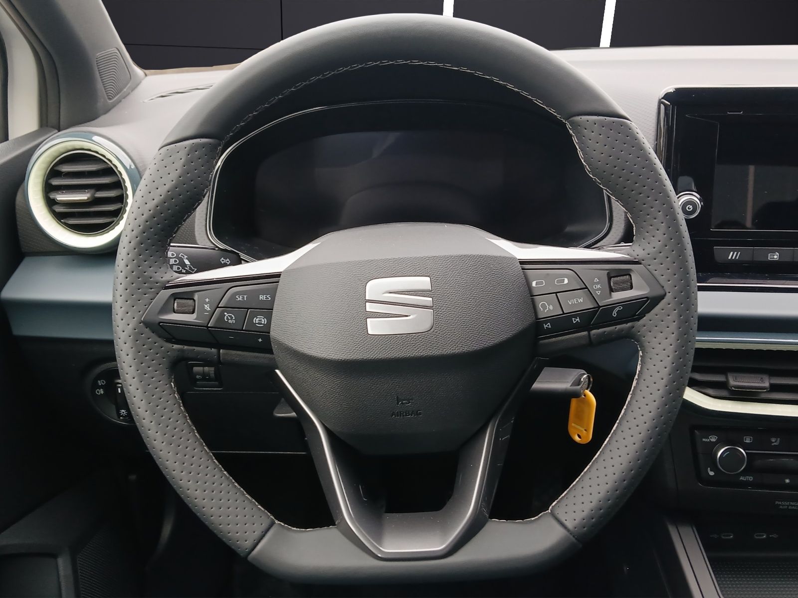 Fahrzeugabbildung SEAT Ibiza 1.0 TSI Style LED Winter-Paket